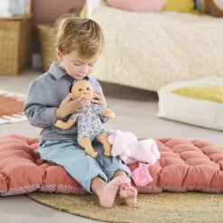 Bébé câlin ourson d'amour